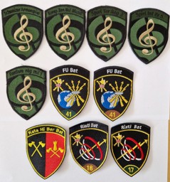 Immagine di Armee 21 Badge Sammlung OHNE Klett. Bestehend aus 10 Stück verschiedenen Abzeichen
