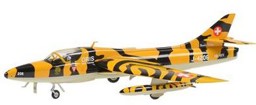 Bild von Hawker Hunter MK68 Metallmodell 1:72 Doppelsitzer im Tigerlook Staffel 11