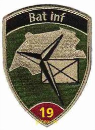Bild von Bat Inf 19 weinrot mit Klett Militärbadge Infanterie