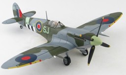 Immagine di Spitfire MK IXc, 1:48,  Metallmodell RAF 126 Squadron Ldr Johnny Plagis 1944, Hobby Master HA8320. Spannweite ca. 23,4cm, Länge ca. 19cm.