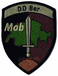 Bild von DD Ber braun Militärpolizei  Badge mit Klett