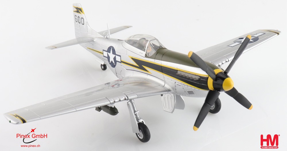 Image de Mustang P-51D 1:48  Lt. Col Edward O. McComas, modèle d'avion Hobby Master HA7751. PRÉ-COMMANDE. DISPONIBLE AOÛT.