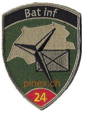 Image de Bat Inf 24 rouge insigne militaire avec velcro